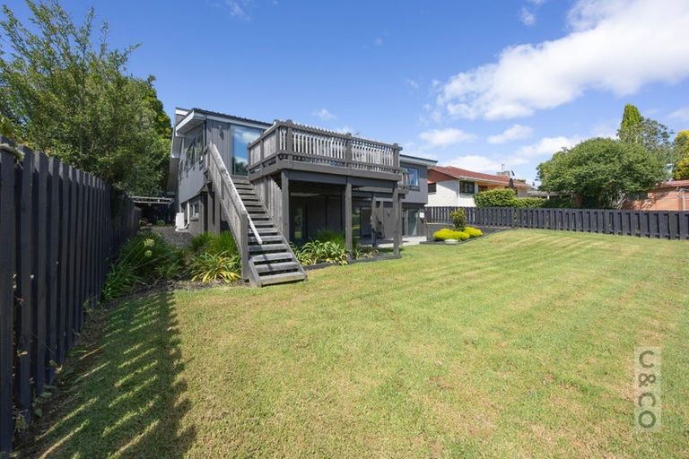 Photo of property in 19 Maude Street, Riverhead, 0820