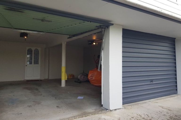 Photo of property in 1/22 Becroft Drive, Forrest Hill, Auckland, 0620