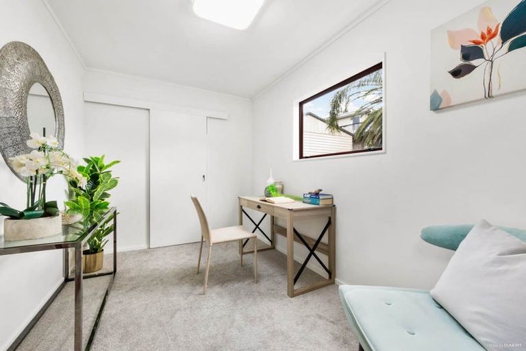 Photo of property in 76 Gallony Avenue, Massey, Auckland, 0614