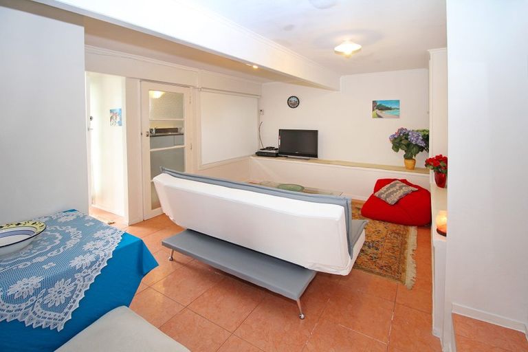 Photo of property in 37 Larne Avenue, Pakuranga Heights, Auckland, 2010