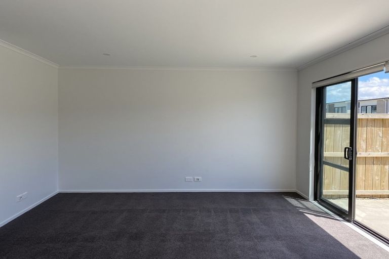 Photo of property in 26 Vincent Mcgrath Crescent, Swanson, Auckland, 0614
