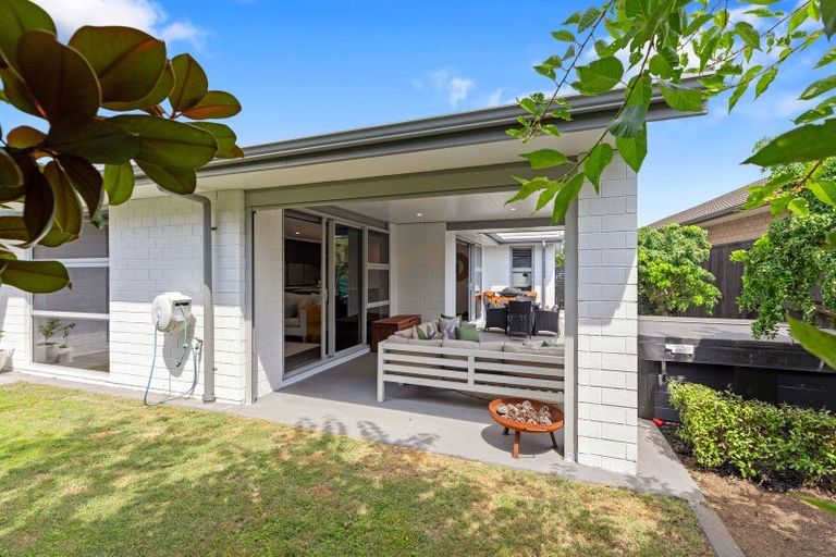 Photo of property in 21 Kahuparere Crescent, Pyes Pa, Tauranga, 3112