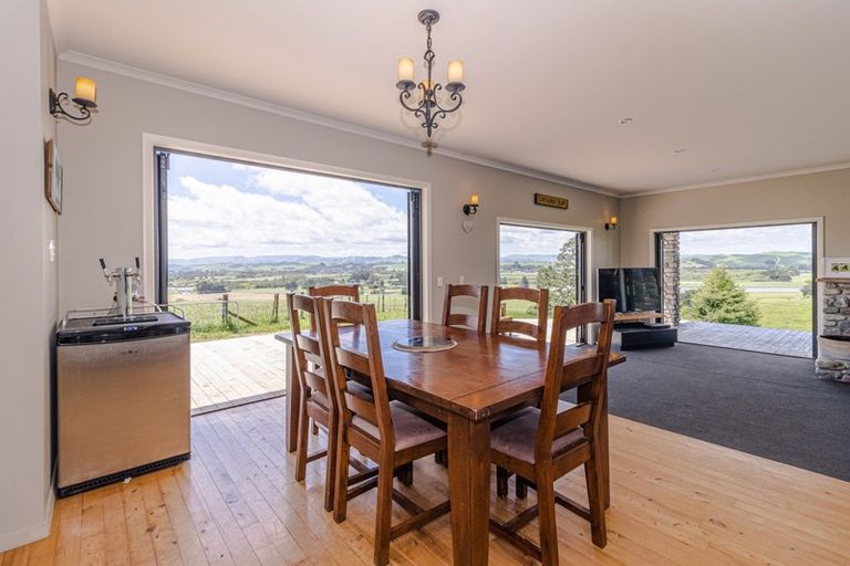 Photo of property in 165 Ridge Road, Pahiatua, 4983