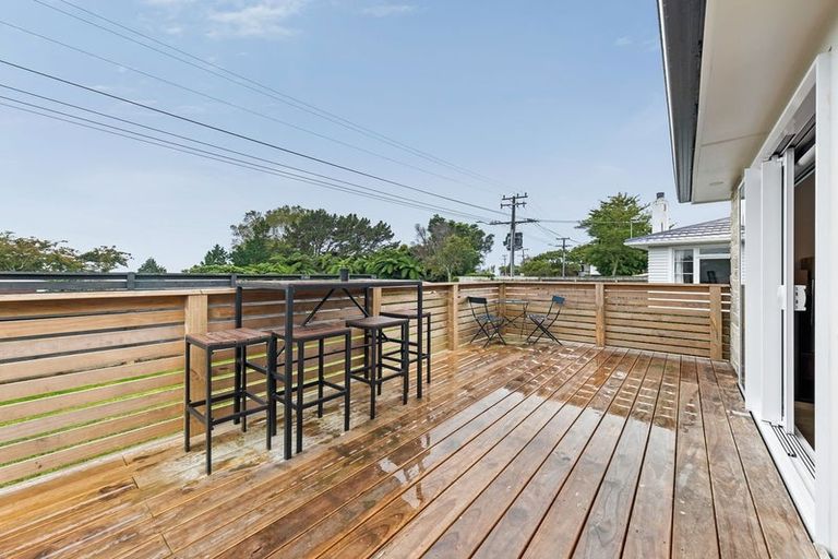 Photo of property in 14 Cowling Road, Hurdon, New Plymouth, 4310