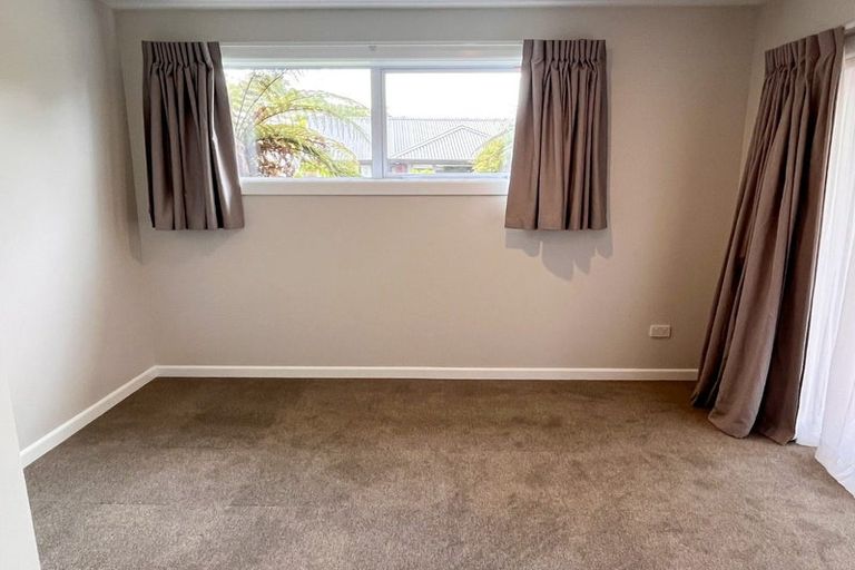Photo of property in 180 Centaurus Road, Saint Martins, Christchurch, 8022