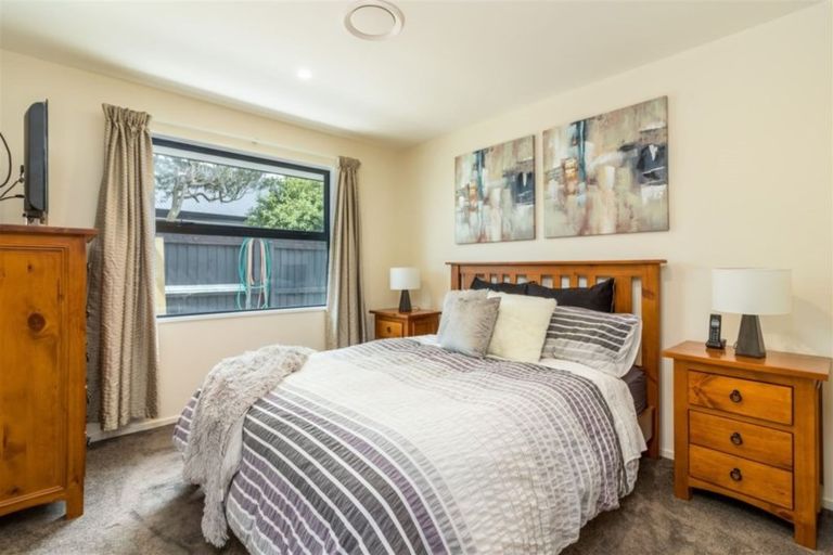 Photo of property in 165 Queenspark Drive, Parklands, Christchurch, 8083