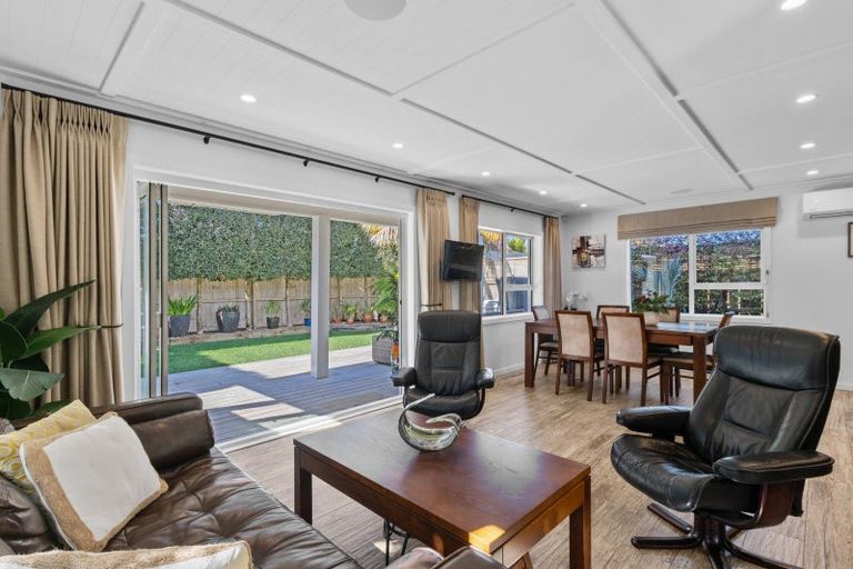 Photo of property in 1/7 Elizabeth Street, Orewa, 0931
