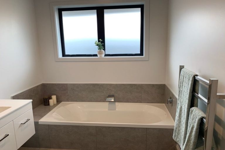 Photo of property in 4 Caledonian Place, Cromwell, 9310