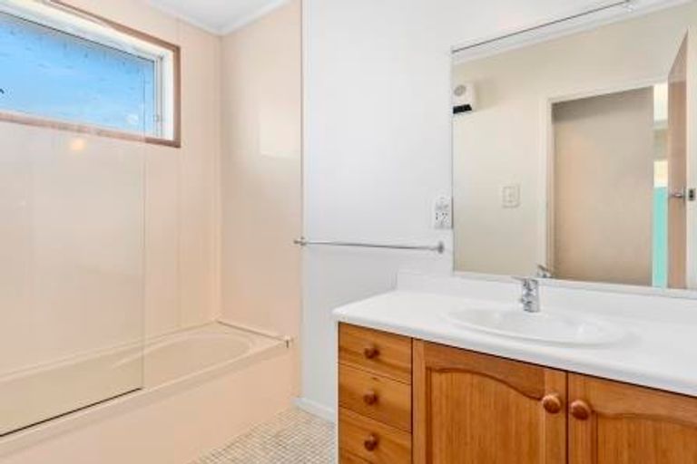 Photo of property in 24 Cedar Grove, Matua, Tauranga, 3110