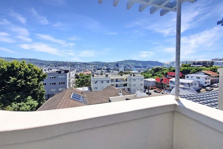 Photo of property in 7h Austin Street, Mount Victoria, Wellington, 6011