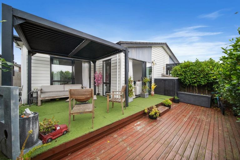 Photo of property in 11 Tuuhura Road, Pukekohe, 2120