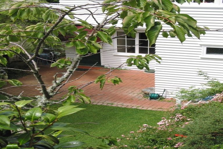 Photo of property in 5 Waiteata Road, Kelburn, Wellington, 6012