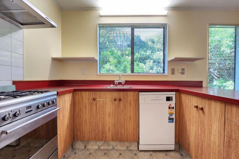 Photo of property in 43b Thatcher Crescent, Crofton Downs, Wellington, 6035