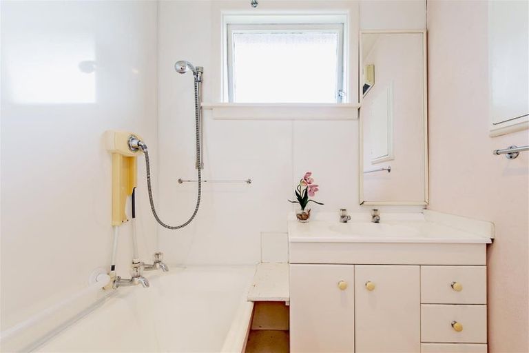 Photo of property in 16 Bradshaw Terrace, Riccarton, Christchurch, 8011