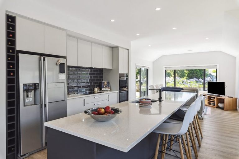 Photo of property in 176 Milne Drive, Paraparaumu, 5032