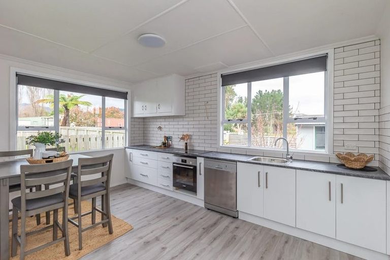 Photo of property in 22 Churchill Crescent, Shannon, 4821