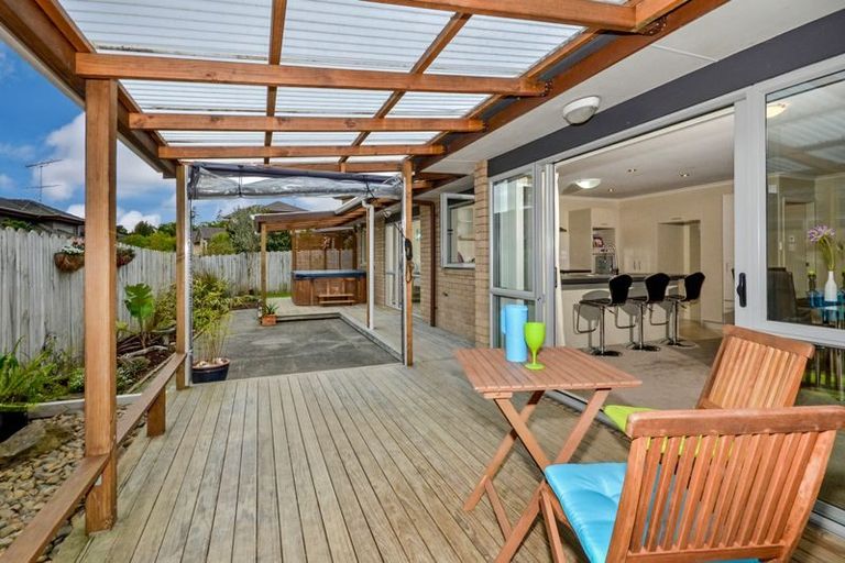 Photo of property in 19 Anchorite Way, Red Beach, 0932