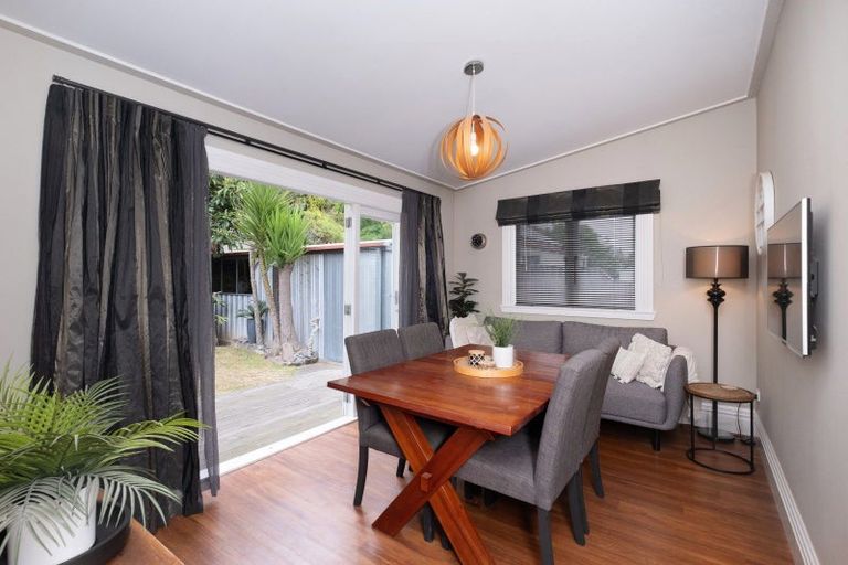 Photo of property in 11a Main Street, Hospital Hill, Napier, 4110