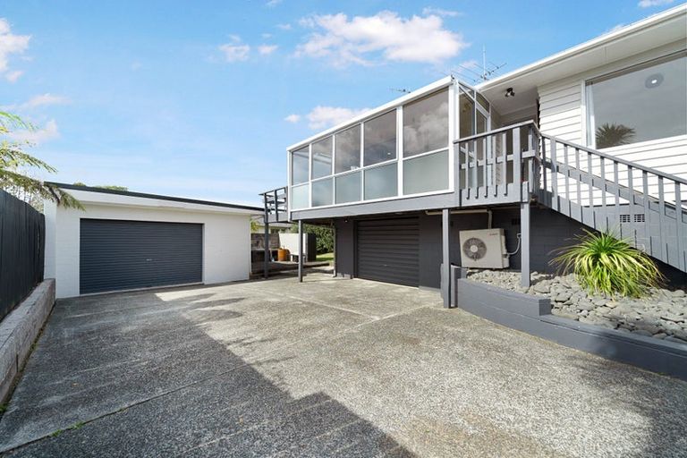 Photo of property in 7 Kotinga Avenue, Glen Eden, Auckland, 0602