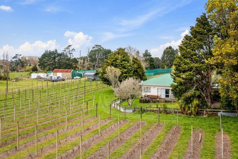 Photo of property in 51 Smith Road, Kumeu, 0891