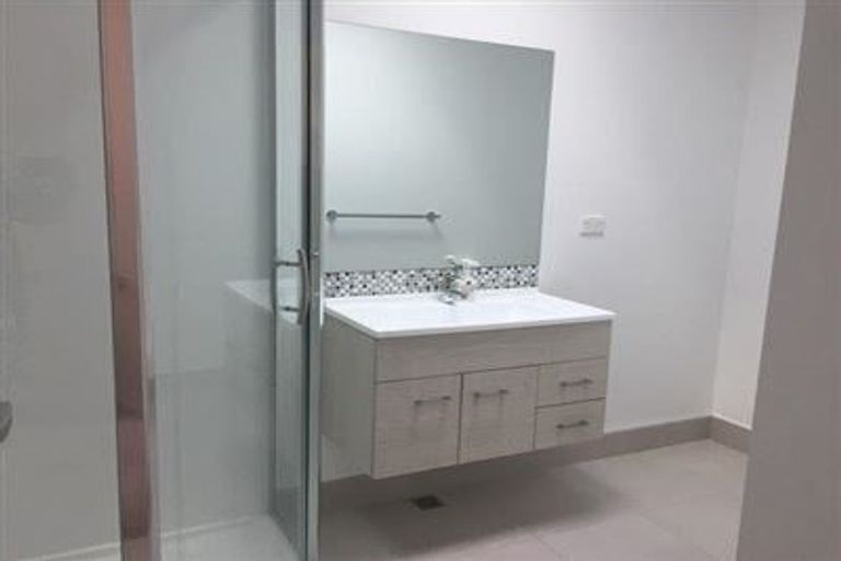 Photo of property in 31 De Havilland Road, Hobsonville, Auckland, 0618