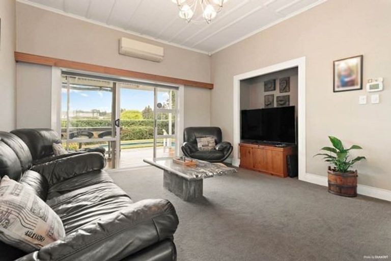 Photo of property in 86 Hull Road, Waiuku, 2682