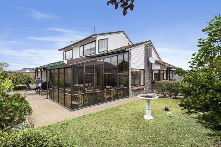 Photo of property in 77a Mirrabooka Avenue, Botany Downs, Auckland, 2010