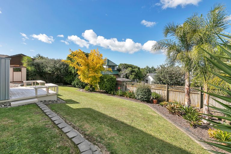 Photo of property in 12 Marlin Street, West Harbour, Auckland, 0618
