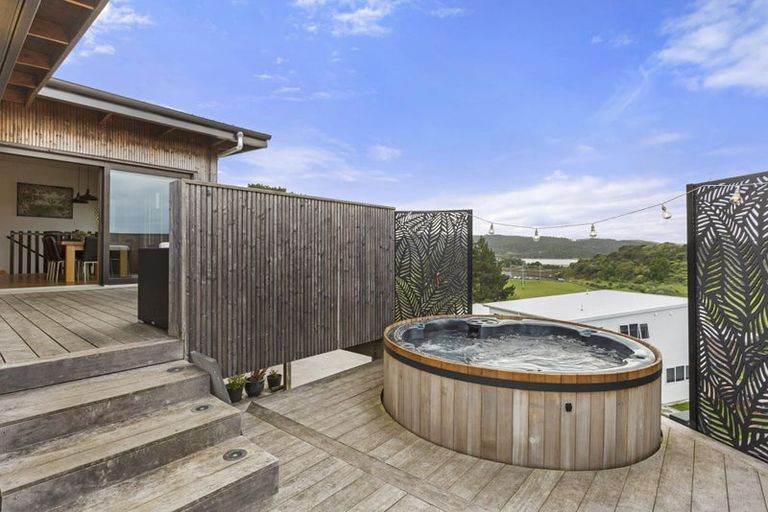 Photo of property in 21 Primrose Street, Raglan, 3225