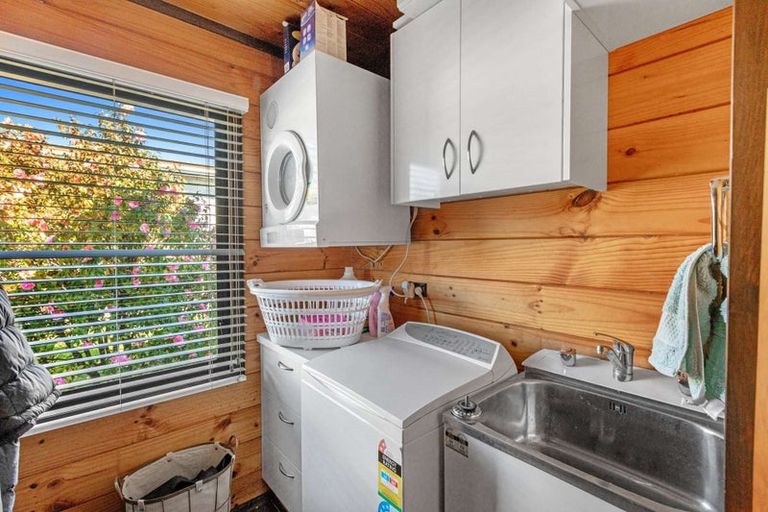 Photo of property in 33 Aotea Crescent, Gore, 9710