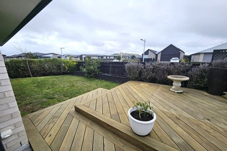 Photo of property in 2 Tiria Drive, Papamoa Beach, Papamoa, 3118