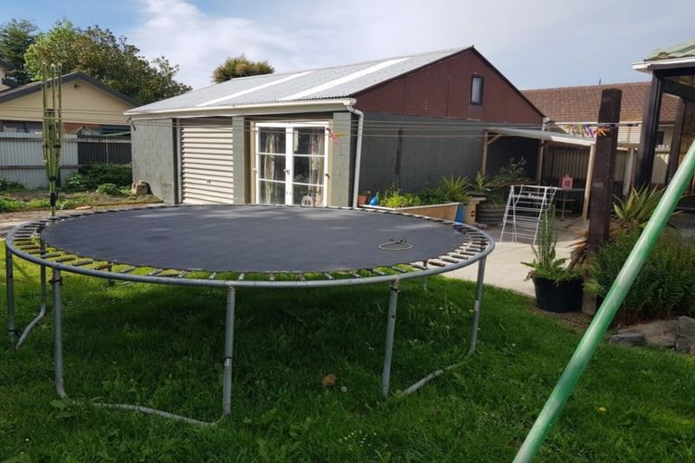 Photo of property in 26 Crofton Road, Harewood, Christchurch, 8051