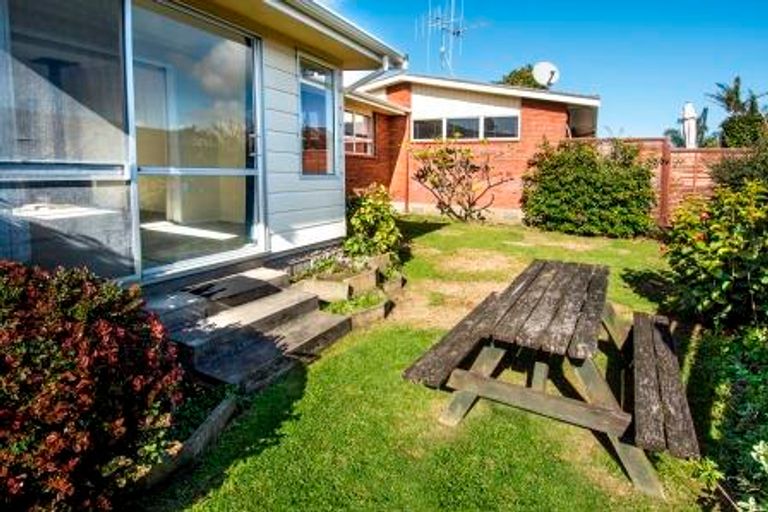 Photo of property in 24 Cedar Grove, Matua, Tauranga, 3110