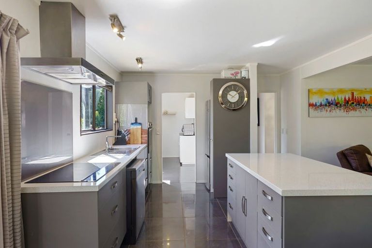 Photo of property in 203 Te Moana Road, Waikanae, 5036