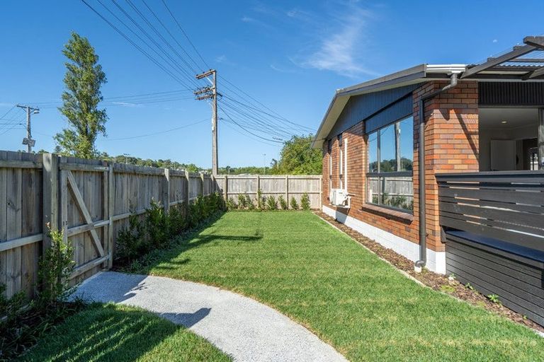 Photo of property in 1/11 Woodlands Crescent, Browns Bay, Auckland, 0630