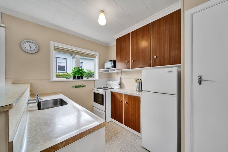 Photo of property in 93b Tukapa Street, Westown, New Plymouth, 4310