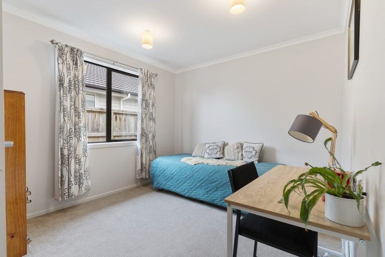 Photo of property in 42 Feist Street, Carterton, 5713
