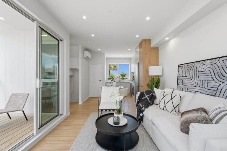 Photo of property in 1/186 Forrest Hill Road, Forrest Hill, Auckland, 0620