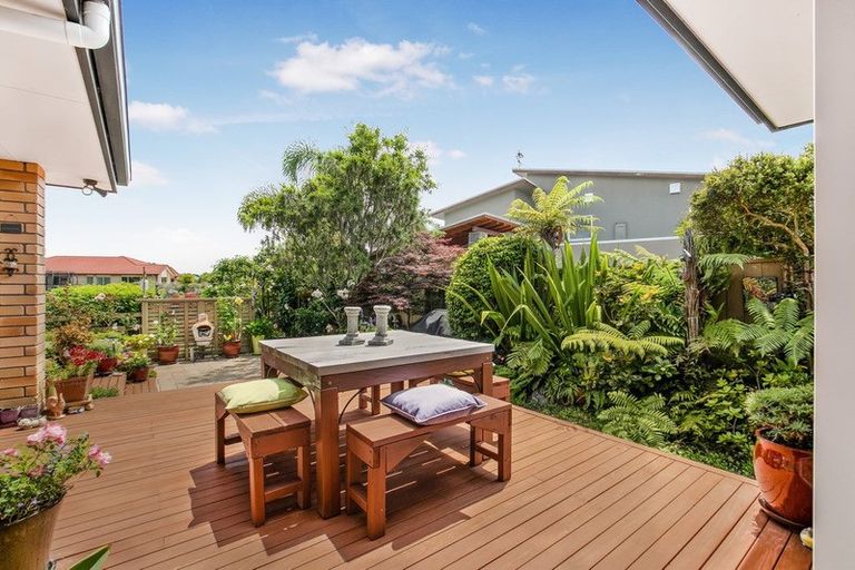 Photo of property in 14 Stranraer Crescent, Wattle Downs, Auckland, 2103