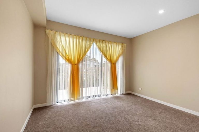 Photo of property in 126 Kervil Avenue, Te Atatu Peninsula, Auckland, 0610