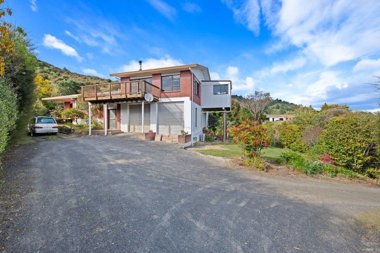 Photo of property in 6 Moana View Road, Waikawa, Picton, 7220