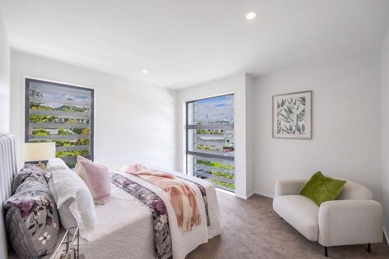 Photo of property in 17e Bruce Road, Glenfield, Auckland, 0629