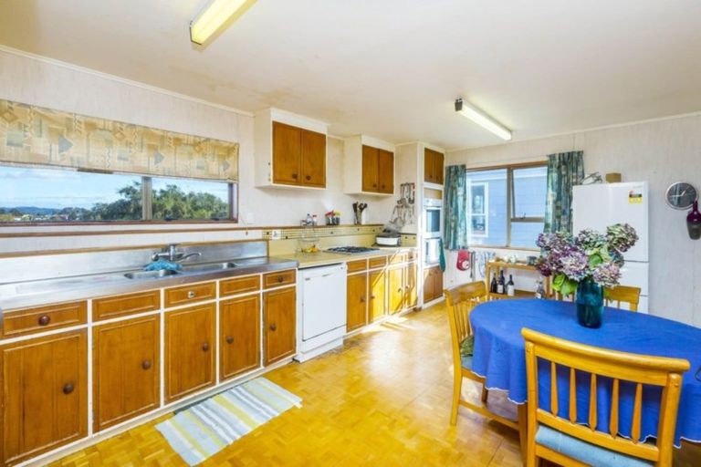 Photo of property in 109 Norana Road, Timberlea, Upper Hutt, 5018