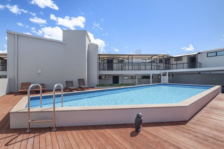 Photo of property in Customhouse Apartments, 314l Maunganui Road, Mount Maunganui, 3116