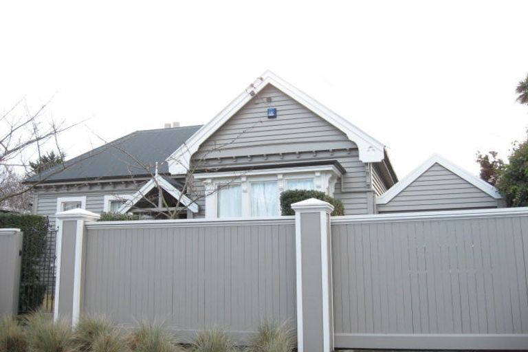 Photo of property in 71 Holly Road, St Albans, Christchurch, 8014