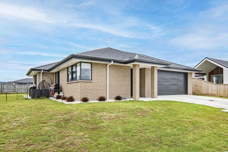 Photo of property in 31 Kitemaunga Avenue, One Tree Point, 0118