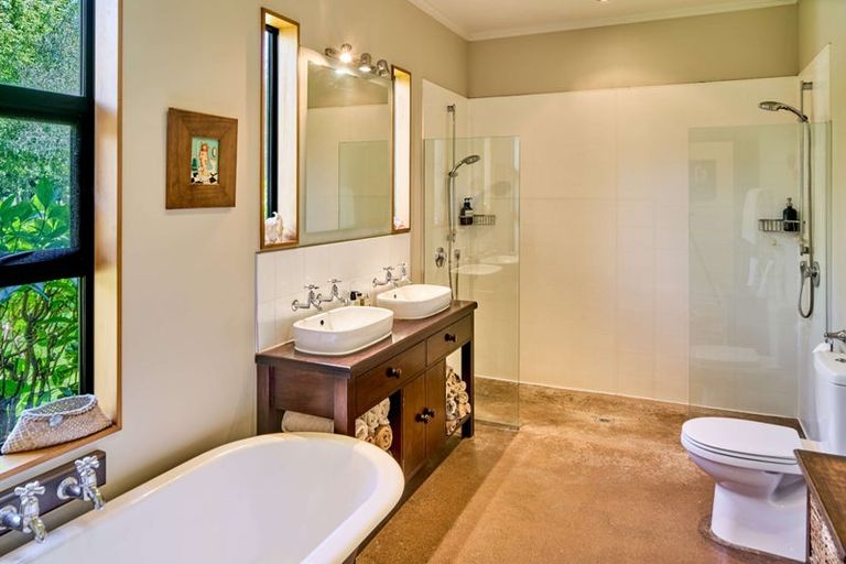 Photo of property in 96 Arcus Road, Te Horo, Otaki, 5582