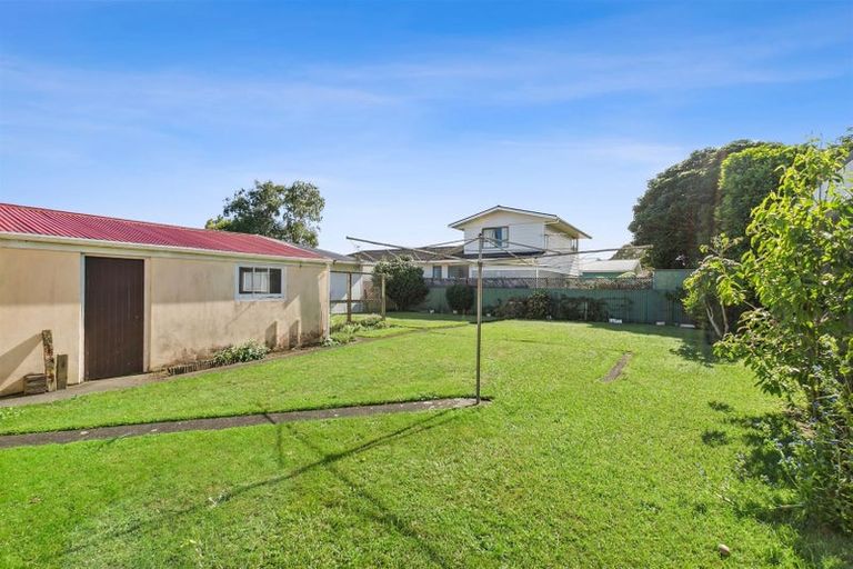 Photo of property in 241 Mangorei Road, Merrilands, New Plymouth, 4312
