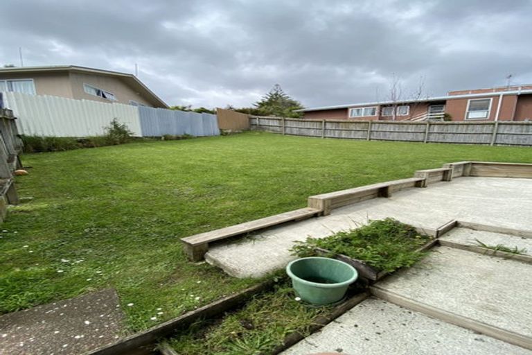 Photo of property in 46 Lilburn Crescent, Massey, Auckland, 0614