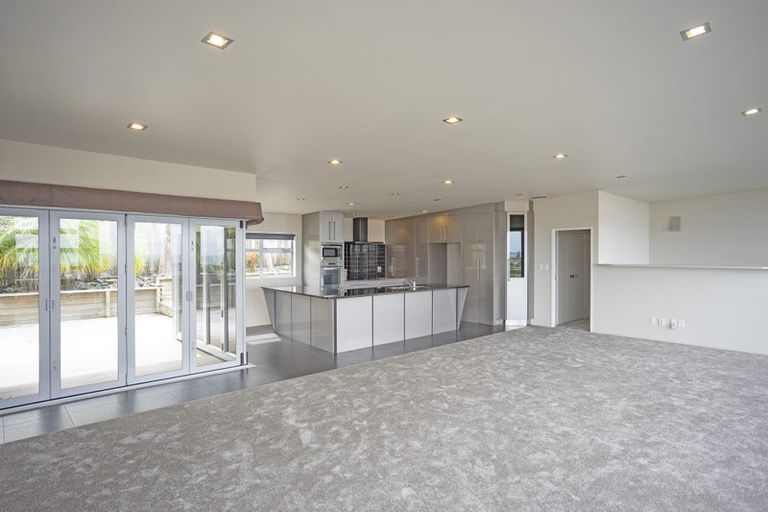Photo of property in 3 Orewa Heights Crescent, Orewa, 0931